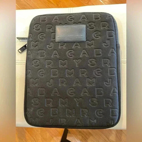 Marc Jacob Tablet or I Pad Bag - Picture 1 of 3